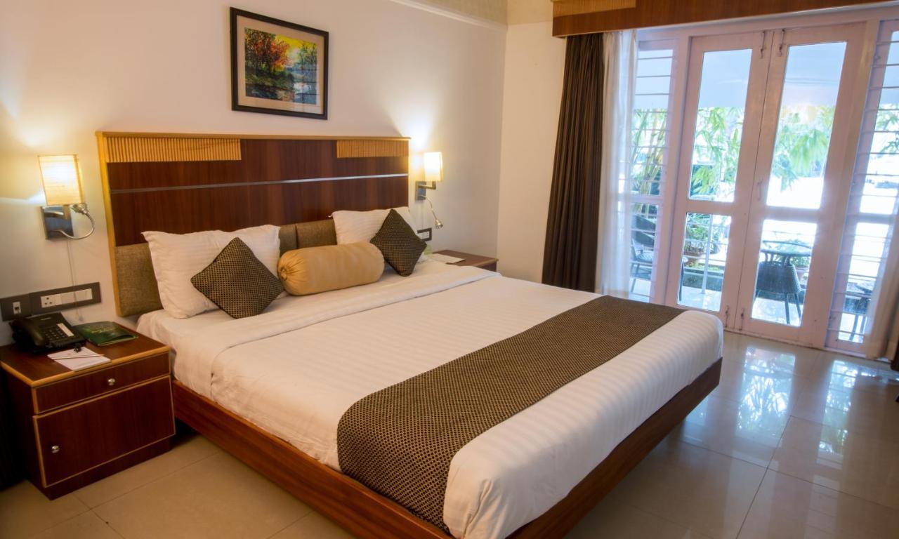 Contour Backwaters Hotel Resort & Convention Centre Ramankari Ngoại thất bức ảnh