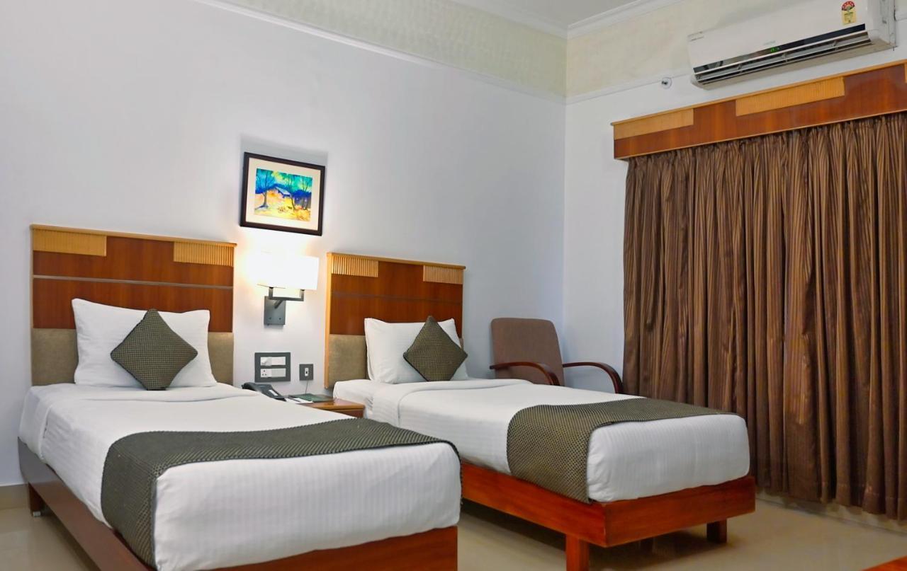 Contour Backwaters Hotel Resort & Convention Centre Ramankari Ngoại thất bức ảnh