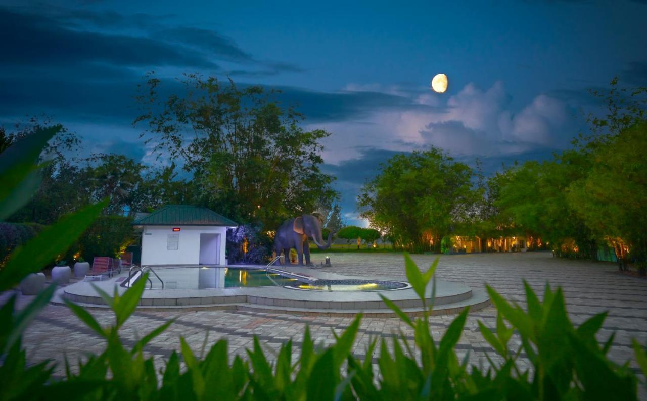 Contour Backwaters Hotel Resort & Convention Centre Ramankari Ngoại thất bức ảnh